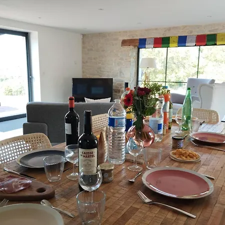 Grange Avec Piscine, Animaux Ok - 6 Pers. - Fr-1-828-22 Holiday home Montfaucon (Lot)